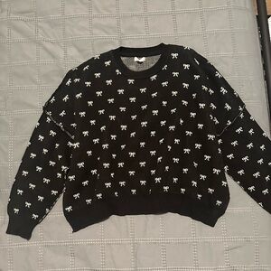Black and White Patterned Women's Sweater